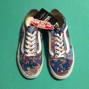 New Authentic Vans Woman’s Shoe